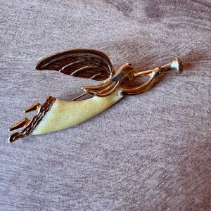 Vintage Trumpeting Angel Brooch Pin AAI Signed Glitter in Pearlescent